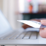 Le Social Shopper dépense deux fois plus dans les boutiques en ligne